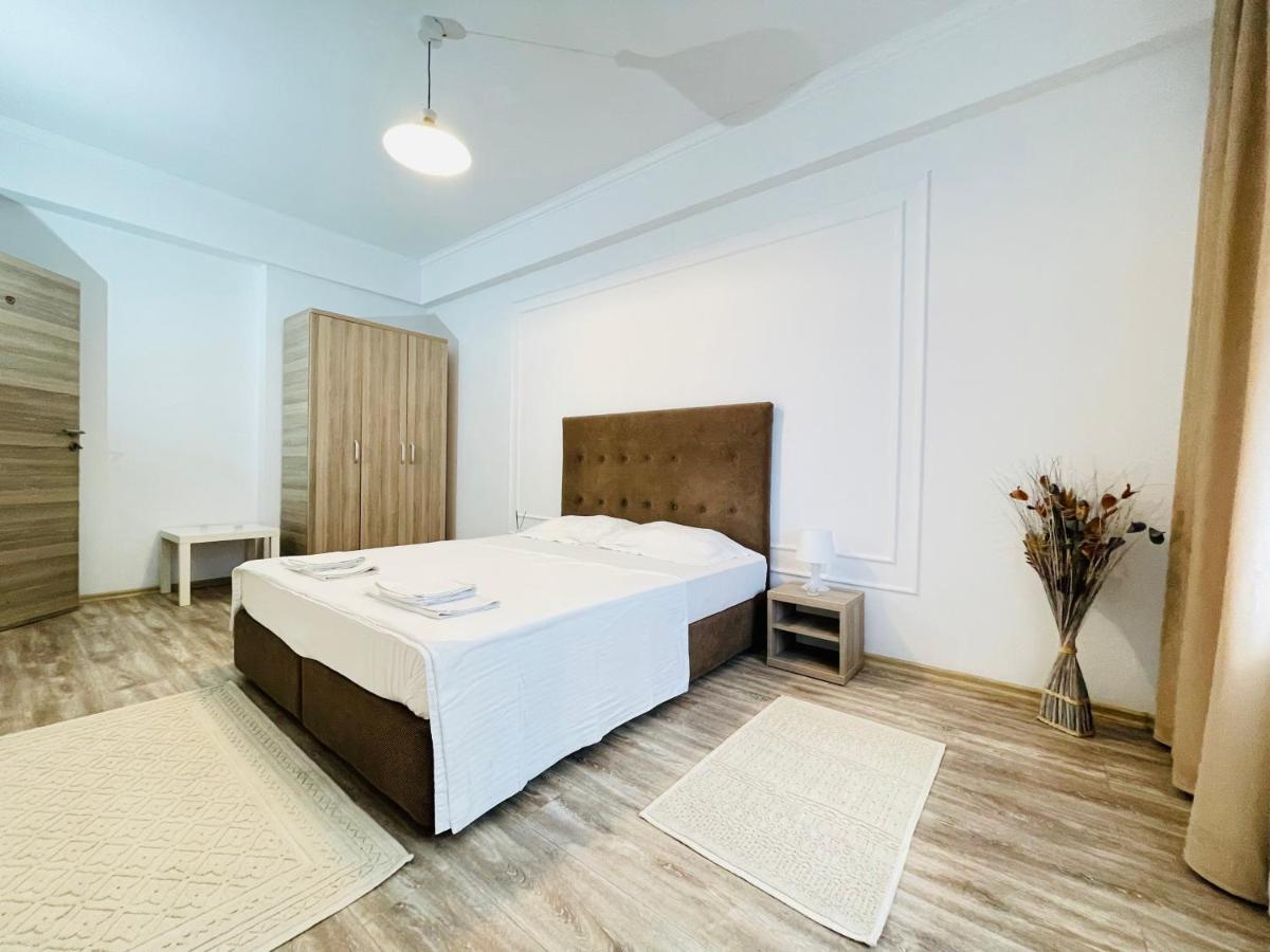 Summerland One Apartment *