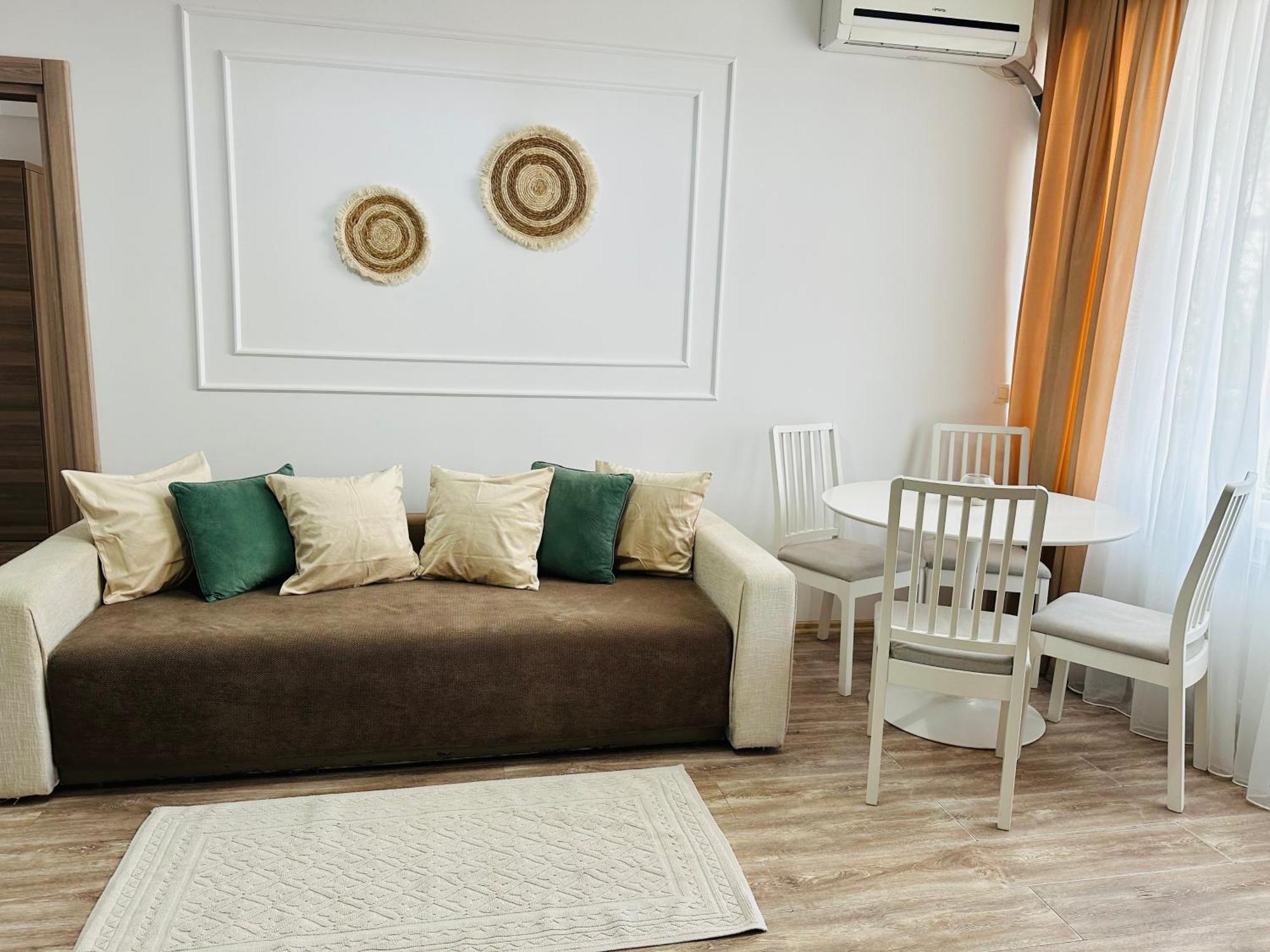 Summerland One Mamaia